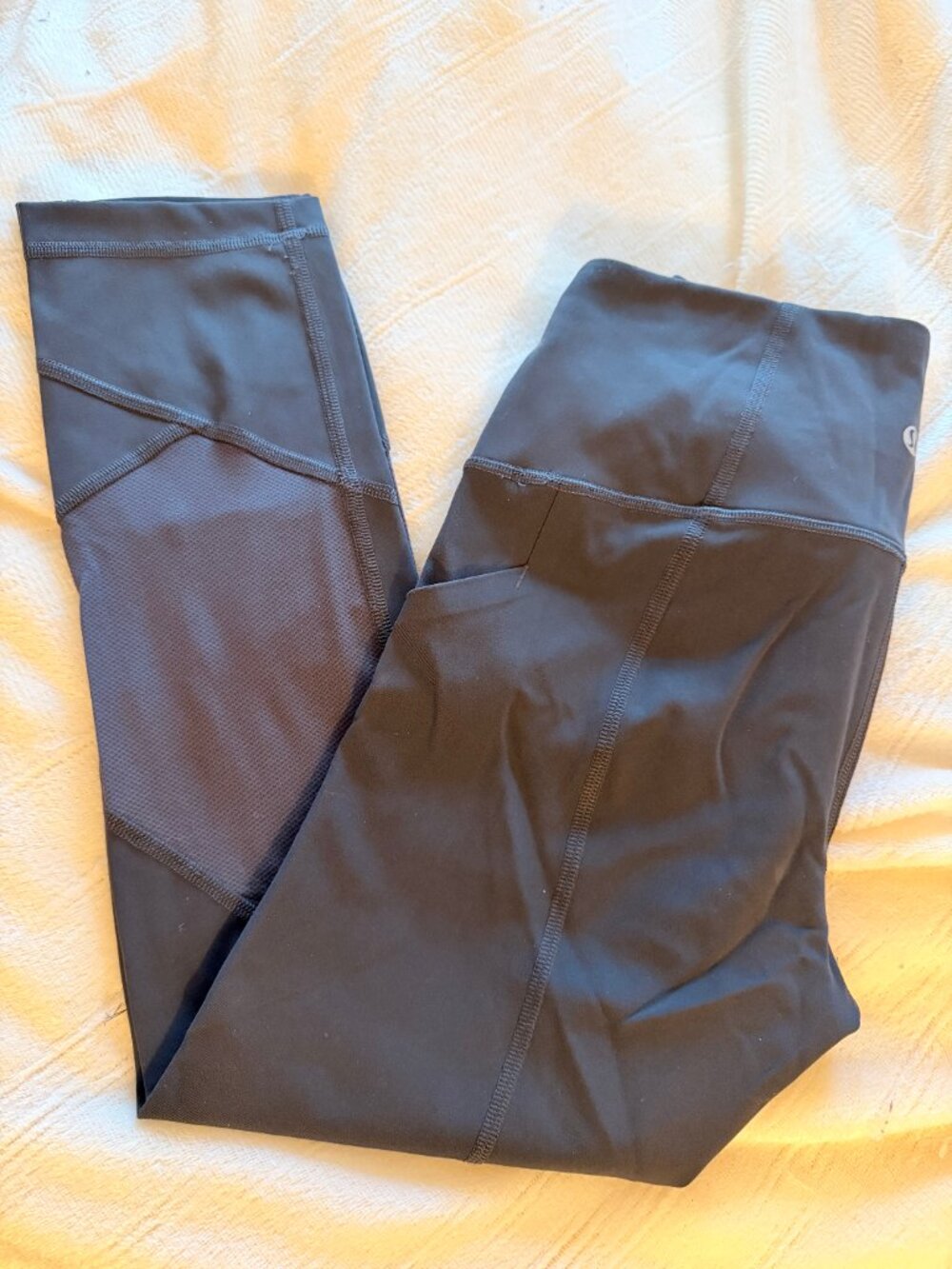 Gray Lululemon Athletic Leggings crop